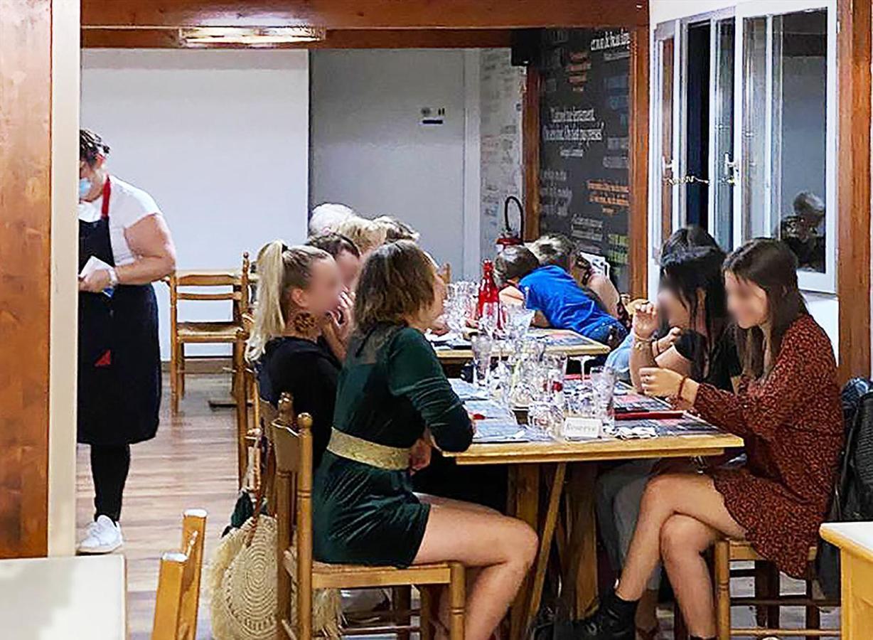 Du Cote De Chez Sam Hotel Andelaroche Eksteriør billede